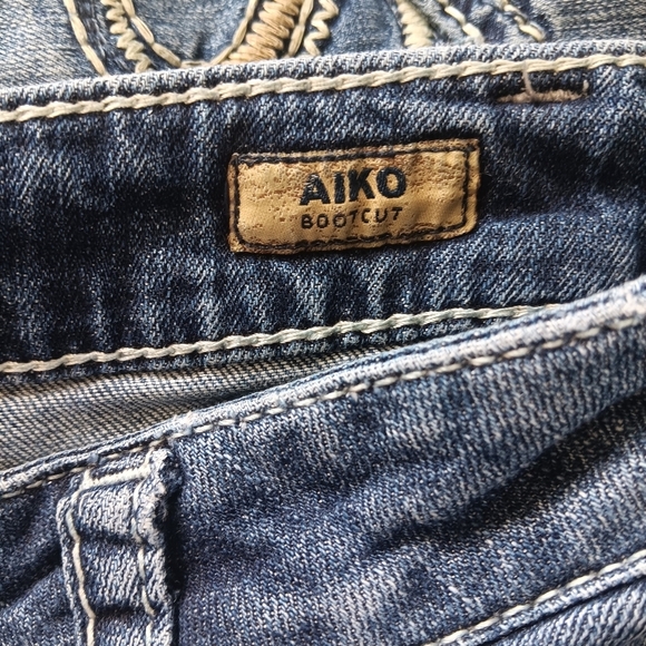 Silver Jeans Co. Medium Blue Wash Denim Aiko Bootcut Jean Size 20 - Picture 3 of 5